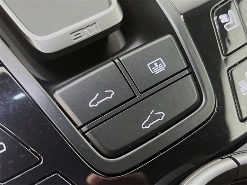 Certified 2025 Porsche 911 Carrera image 14