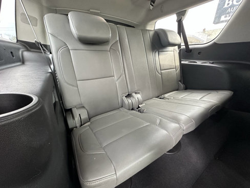 Used 2019 Chevrolet Suburban LT image 16