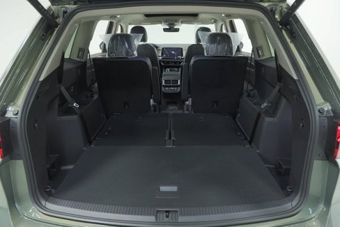 New 2025 Volkswagen Atlas SEL Premium R-Line image 40
