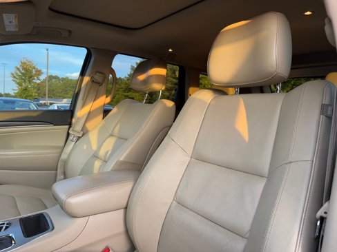 Used 2019 Jeep Grand Cherokee Limited image 18