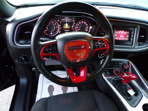 Used 2016 Dodge Challenger SXT image 25