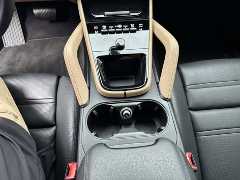 Certified 2024 Porsche Cayenne Coupe image 27