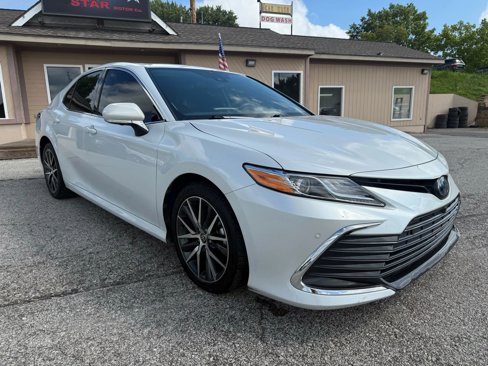 Used 2022 Toyota Camry XLE image 1