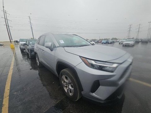 Used 2025 Toyota RAV4 XLE w/ Convenience Package image 2