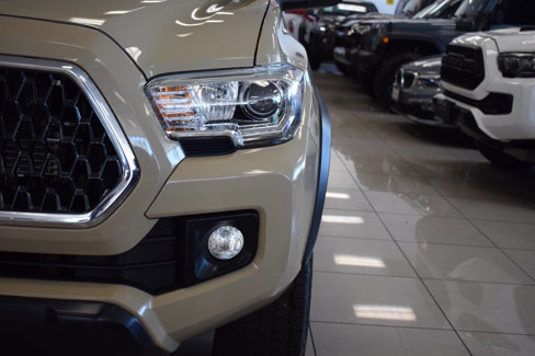Used 2019 Toyota Tacoma TRD Off-Road w/ Technology Package image 11