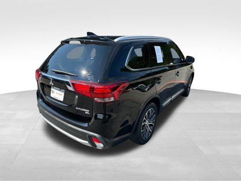 Used 2017 Mitsubishi Outlander SEL image 5