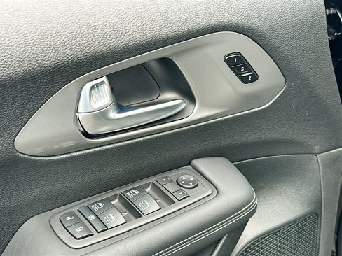 New 2026 Chrysler Pacifica Select image 9