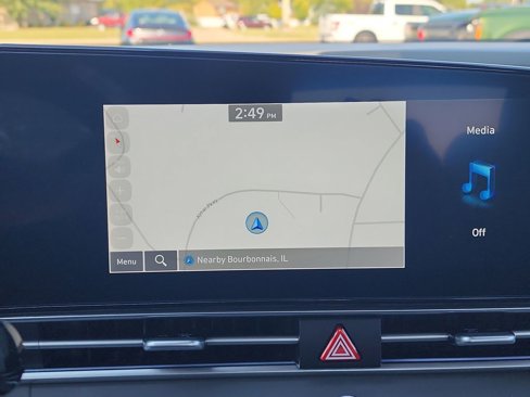 Certified 2024 Hyundai Elantra SEL image 24