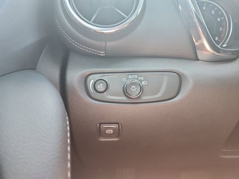 Certified 2023 Chevrolet Blazer LT w/ Convenience Package image 13