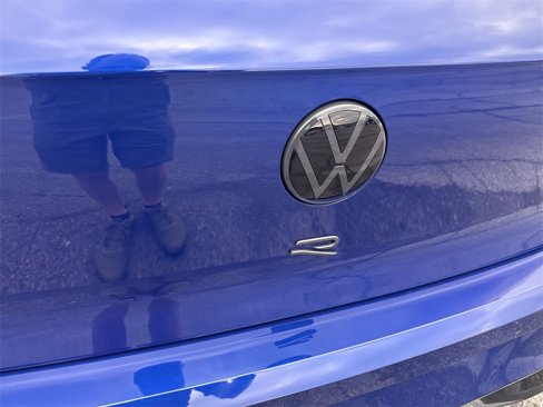 New 2025 Volkswagen Golf R Black Edition image 6
