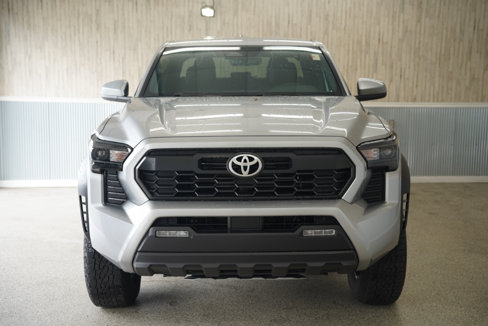 Used 2025 Toyota Tacoma TRD Off-Road image 2