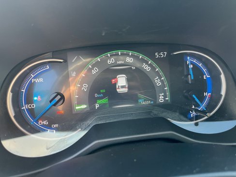 Used 2025 Toyota RAV4 LE image 39