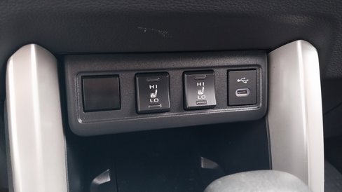 Used 2024 Toyota Corolla Cross XLE image 32