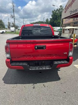 Used 2018 Toyota Tacoma SR5 image 3