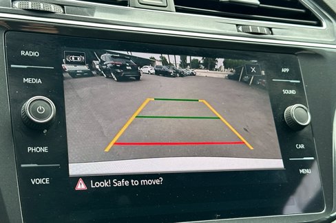 Used 2022 Volkswagen Tiguan SE image 21