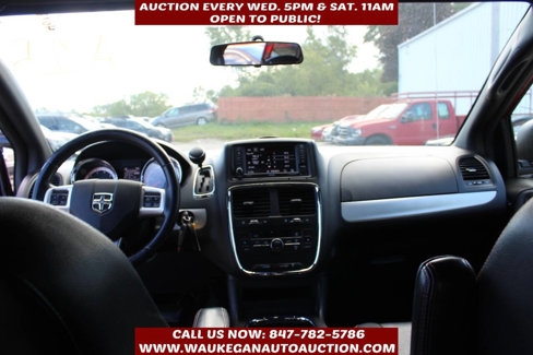 Used 2016 Dodge Grand Caravan R/T image 8