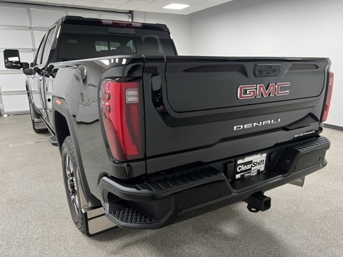Used 2024 GMC Sierra 3500 Denali w/ Technology Package image 10