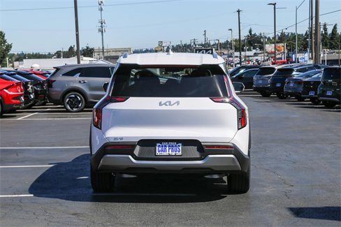 New 2026 Kia EV9 Wind image 16