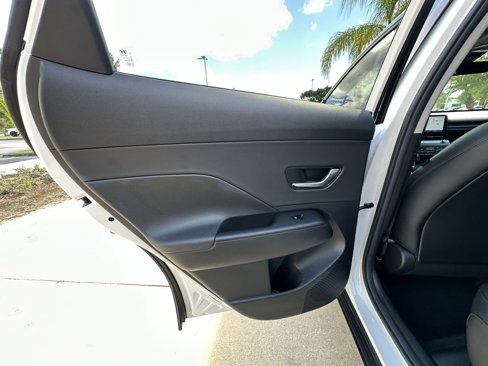 Used 2025 Hyundai Kona Limited image 28