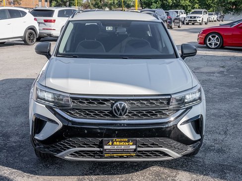 Used 2022 Volkswagen Taos S image 2