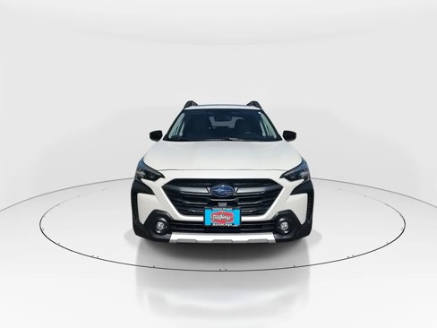 Used 2023 Subaru Outback Limited image 3