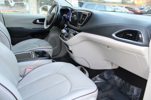 Used 2020 Chrysler Pacifica Limited image 20