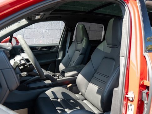 New 2026 Porsche Cayenne GTS image 5