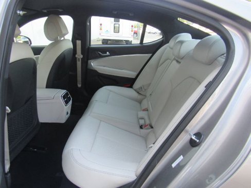 Used 2025 Genesis G70 2.5T image 17