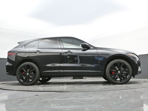New 2025 Jaguar F-PACE R-Dynamic S image 32
