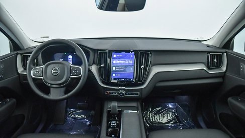 Certified 2025 Volvo XC60 B5 Core w/ Protection Package Premier image 15