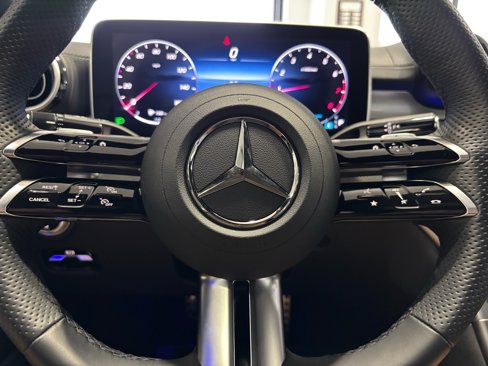 Used 2024 Mercedes-Benz C 300 Sedan image 39