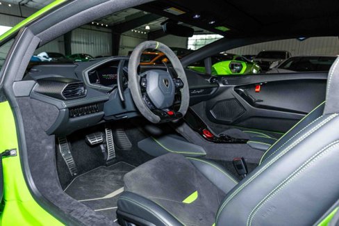 Used 2023 Lamborghini Huracan Tecnica image 16