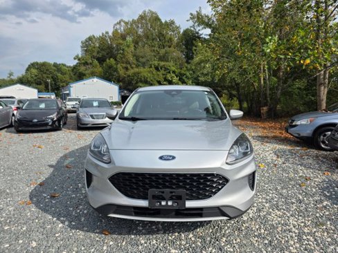 Used 2020 Ford Escape SE image 2