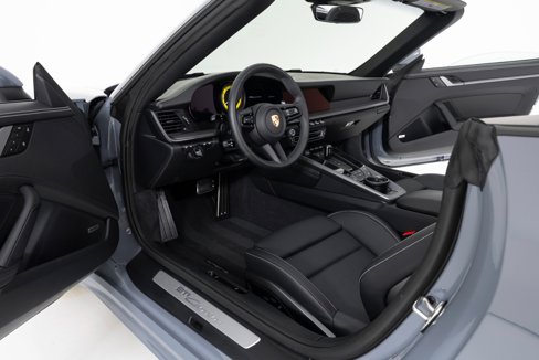 Used 2024 Porsche 911 Carrera image 15