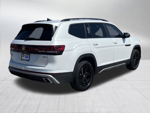 Used 2024 Volkswagen Atlas Peak Edition SEL image 7