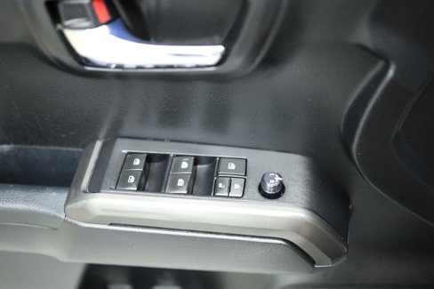 Used 2022 Toyota Tacoma TRD Off-Road image 41