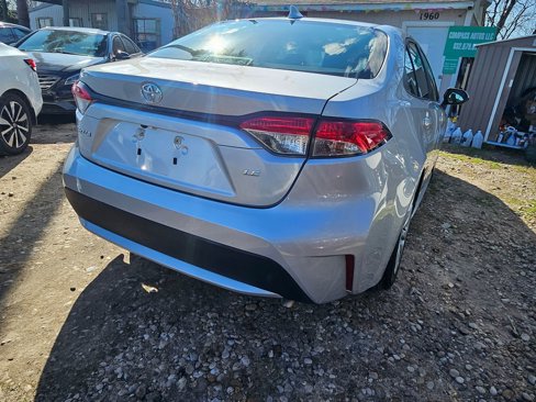 Used 2021 Toyota Corolla LE image 1