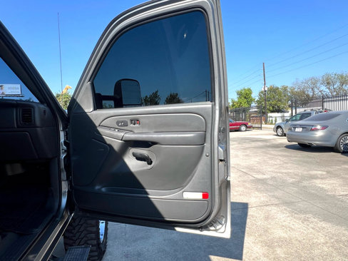 Used 2006 Chevrolet Silverado 2500 LT w/ Heavy-Duty Power Package image 62