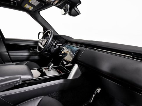 Used 2024 Land Rover Range Rover SE image 24