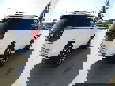 New 2025 Ford Expedition Max Platinum image 7