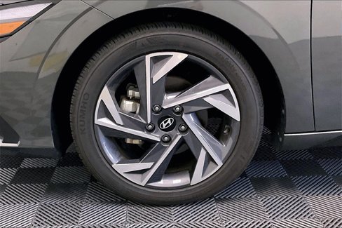 Used 2025 Hyundai Elantra Sport image 7