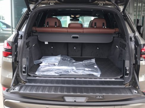 New 2026 BMW X5 xDrive50e image 31