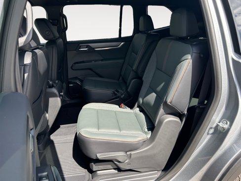 New 2026 GMC Acadia AT4 w/ Luxury Package image 24