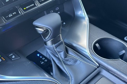 New 2025 Lexus LX 600 4WD w/ Luxury Package image 18