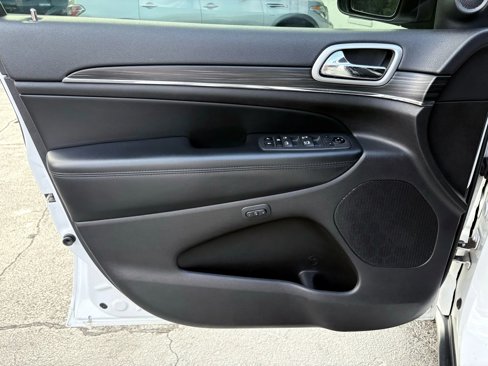 Used 2019 Jeep Grand Cherokee Limited image 10