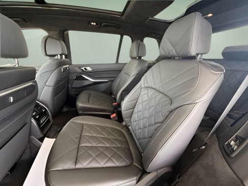 Used 2026 BMW X7 xDrive40i w/ M Sport Package image 23