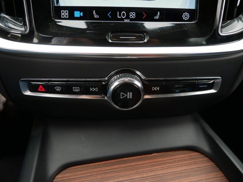 Certified 2024 Volvo S60 B5 Plus image 22