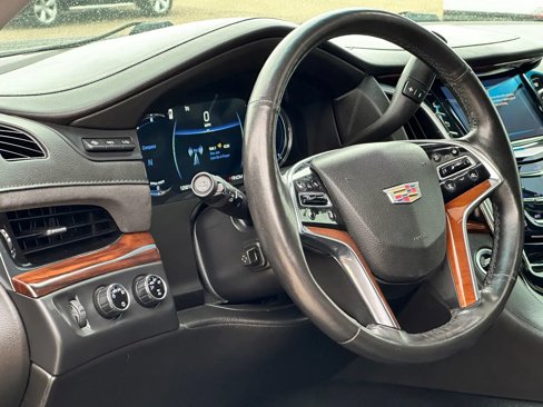 Used 2016 Cadillac Escalade Luxury image 10