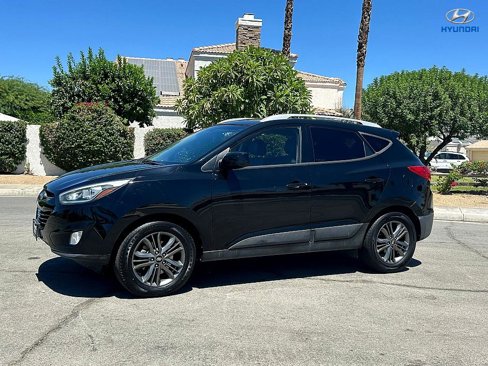 Used 2015 Hyundai Tucson SE image 1