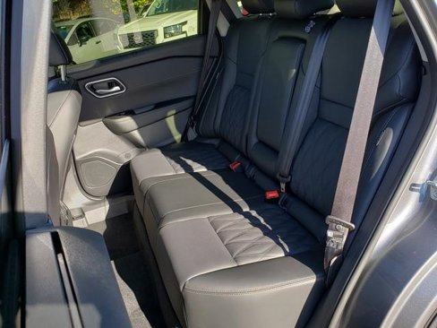 New 2026 Nissan Rogue Platinum image 14